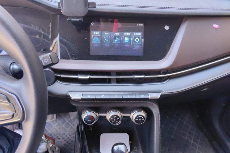 Used CHANGAN CS15 2019 1.5L Automatic Comfort Edition China VI Standard Audio And AC Panel