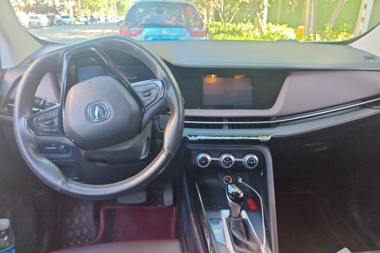 Used CHANGAN CS15 2019 1.5L Automatic Entry Model China V Standard Center Console