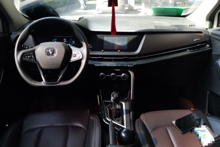 Used CHANGAN CS15 2019 1.5L Manual Entry-Level Version China VI Standard Center Console