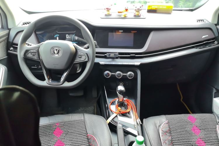 Used CHANGAN CS15 2019 1.5L Automatic Entry Model China VI Standard Center Console