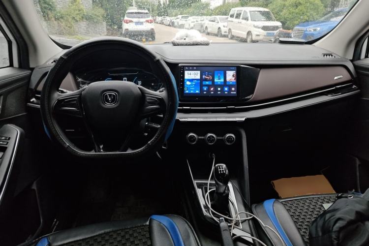 Used CHANGAN CS15 2019 1.5L Manual Comfort Model China VI Standard Center Console