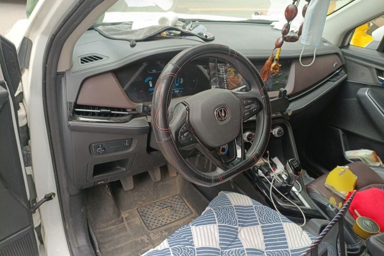 Used CHANGAN CS15 2019 1.5L Manual Entry-Level Version China VI Standard Center Console