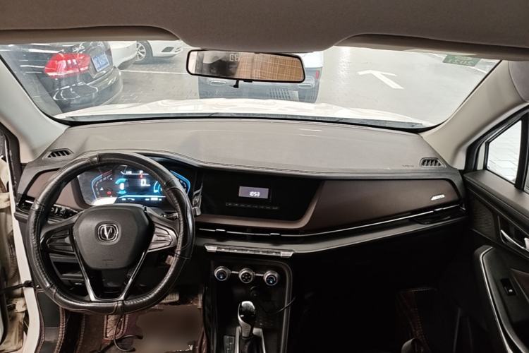 Used CHANGAN CS15 2019 1.5L Automatic Comfort Edition China VI Standard Center Console