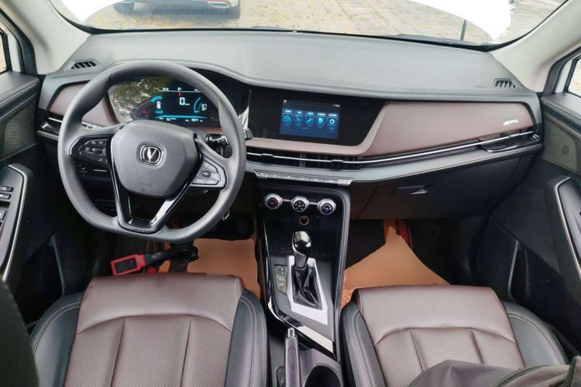Used CHANGAN CS15 2019 1.5L Automatic Entry Model China VI Standard Center Console