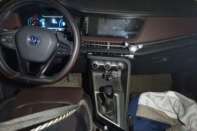 Used CHANGAN CS15 2019 1.5L Manual Enjoyment Model China V Standard Center Console