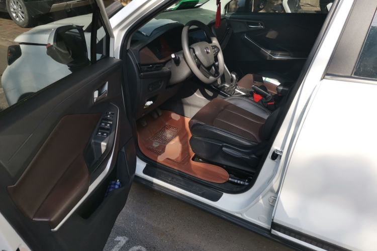 Used CHANGAN CS15 2019 1.5L Manual Entry-Level Version China VI Standard Driver Seat