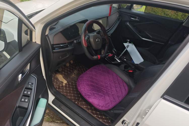 Used CHANGAN CS15 2019 1.5L Manual Entry-Level Version China VI Standard Driver Seat
