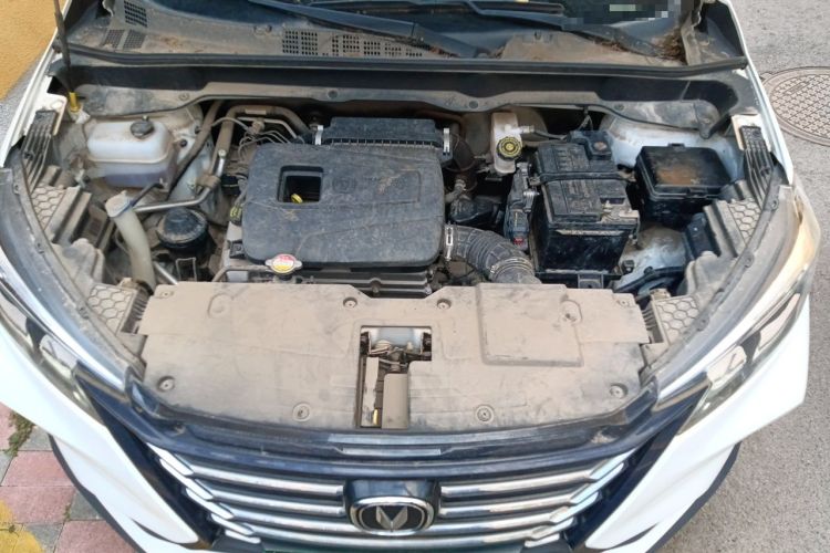 Used CHANGAN CS15 2019 1.5L Manual Entry-Level Version China VI Standard Engine Bay