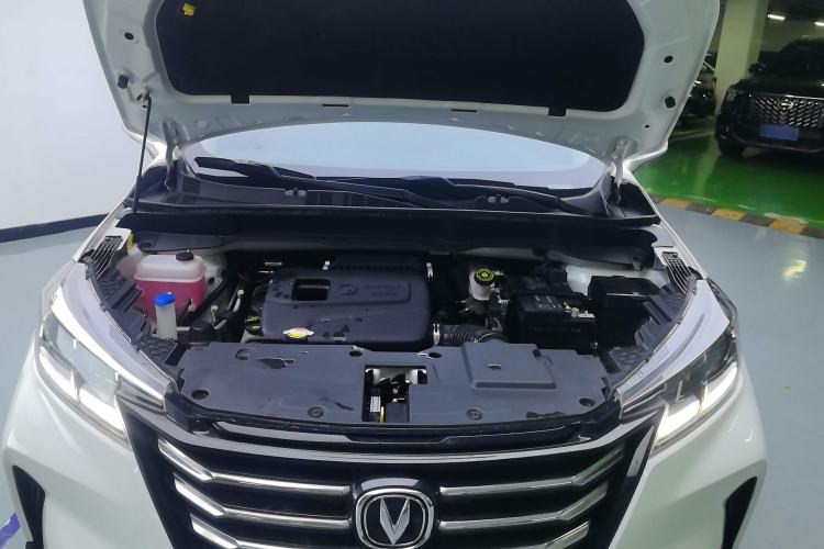 Used CHANGAN CS15 2019 1.5L Manual Entry-Level Version China VI Standard Engine Bay