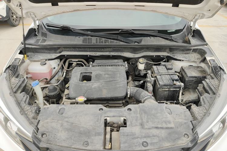 Used CHANGAN CS15 2019 1.5L Automatic Entry Model China VI Standard Engine Bay