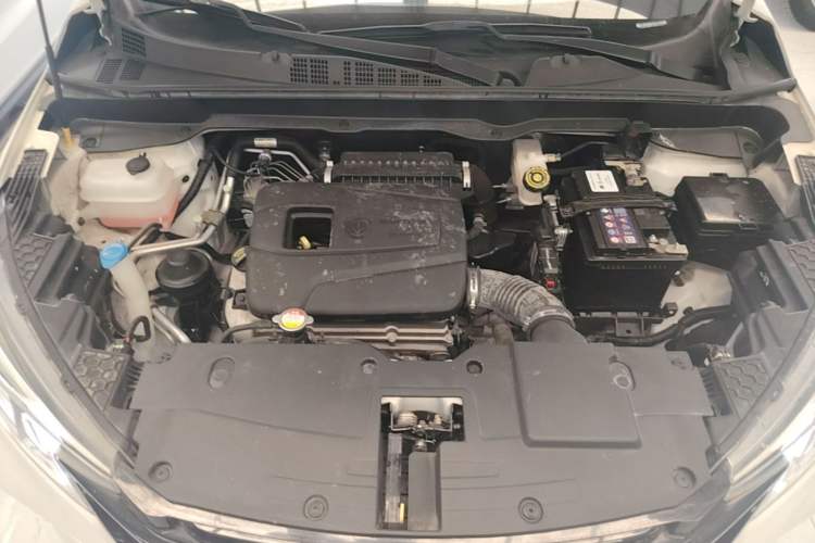 Used CHANGAN CS15 2019 1.5L Manual Entry-Level Version China VI Standard Engine Bay