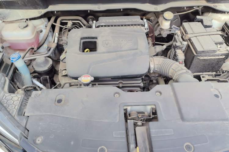Used CHANGAN CS15 2019 1.5L Automatic Entry Model China VI Standard Engine Bay
