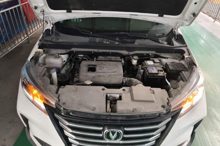 Used CHANGAN CS15 2019 1.5L Automatic Entry Model China VI Standard Engine Bay