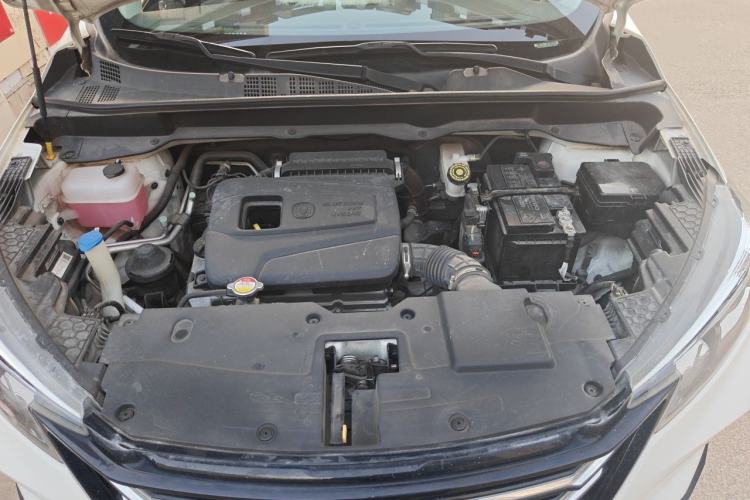 Used CHANGAN CS15 2019 1.5L Manual Entry-Level Version China VI Standard Engine Bay