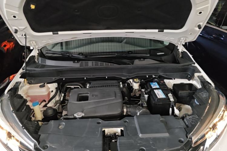 Used CHANGAN CS15 2019 1.5L Automatic Entry Model China VI Standard Engine Bay