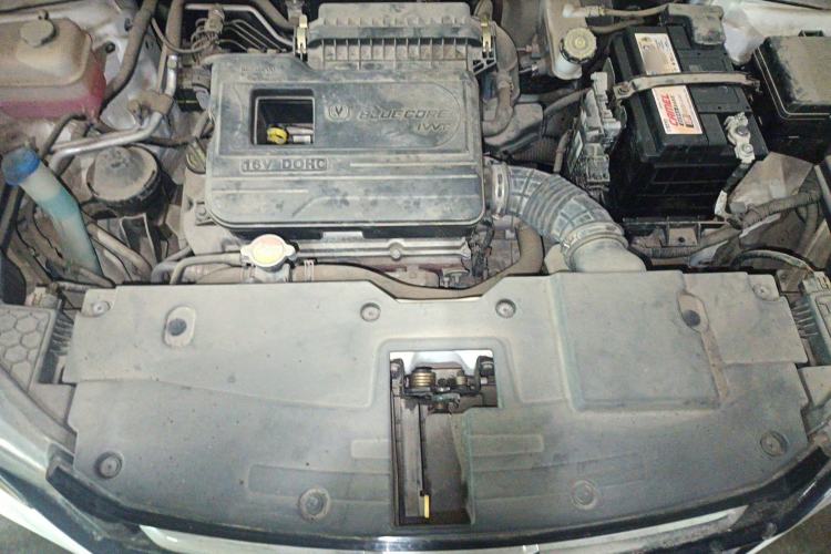 Used CHANGAN CS15 2019 1.5L Manual Entry-Level Version China V Standard Engine Bay