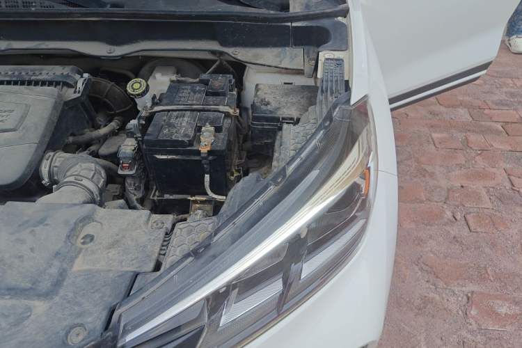 Used CHANGAN CS15 2019 1.5L Manual Comfort Model China VI Standard Engine Bay Left