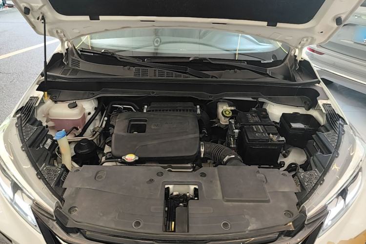 Used CHANGAN CS15 2019 1.5L Manual Entry-Level Version China VI Standard Engine Bay