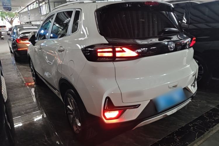 Used CHANGAN CS15 2019 1.5L Automatic Entry Model China VI Standard Exterior 2