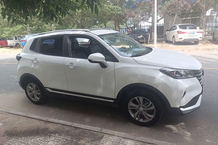 Used CHANGAN CS15 2019 1.5L Automatic Entry Model China V Standard Exterior 2