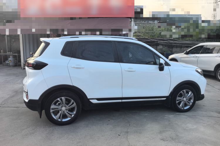 Used CHANGAN CS15 2019 1.5L Automatic Entry Model China VI Standard Exterior 2
