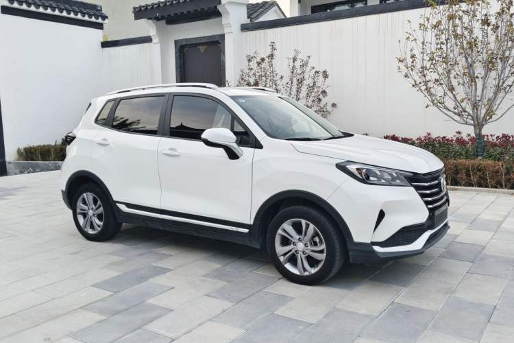 Used CHANGAN CS15 2019 1.5L Automatic Entry Model China V Standard Exterior 3