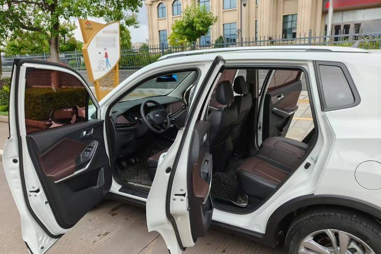 Used CHANGAN CS15 2019 1.5L Manual Entry-Level Version China V Standard Exterior 3