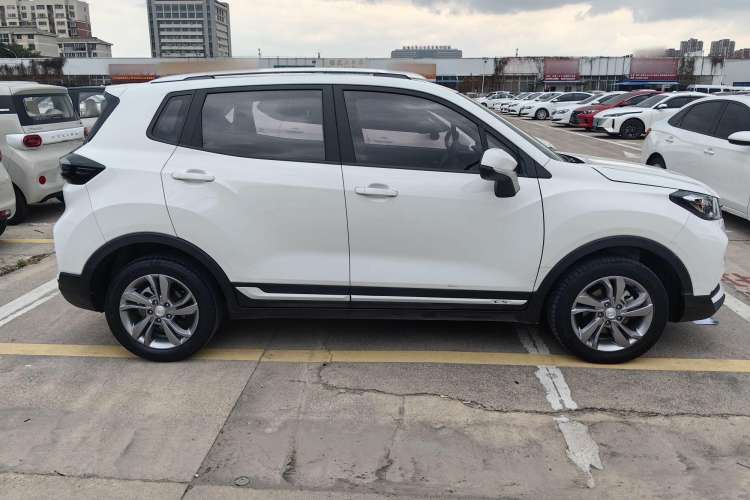 Used CHANGAN CS15 2019 1.5L Automatic Entry Model China VI Standard Exterior 3