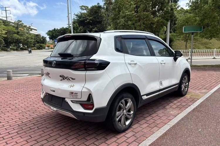 Used CHANGAN CS15 2019 1.5L Manual Entry-Level Version China V Standard Exterior 5