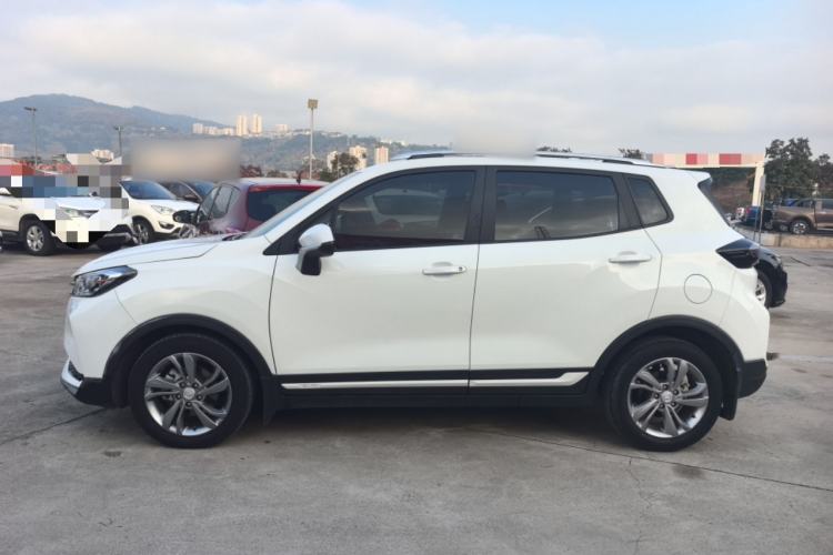 Used CHANGAN CS15 2019 1.5L Automatic Entry Model China VI Standard Exterior 5
