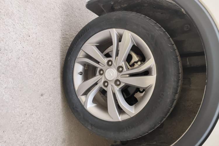 Used CHANGAN CS15 2019 1.5L Manual Entry-Level Version China VI Standard Exterior 5