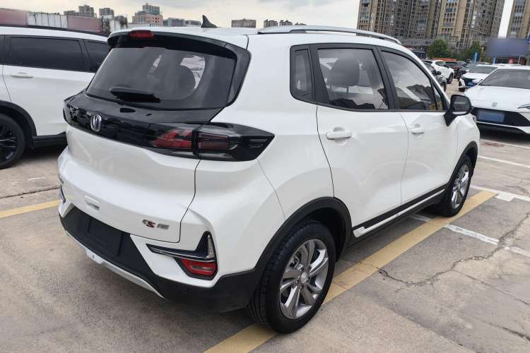 Used CHANGAN CS15 2019 1.5L Automatic Entry Model China VI Standard Exterior 5