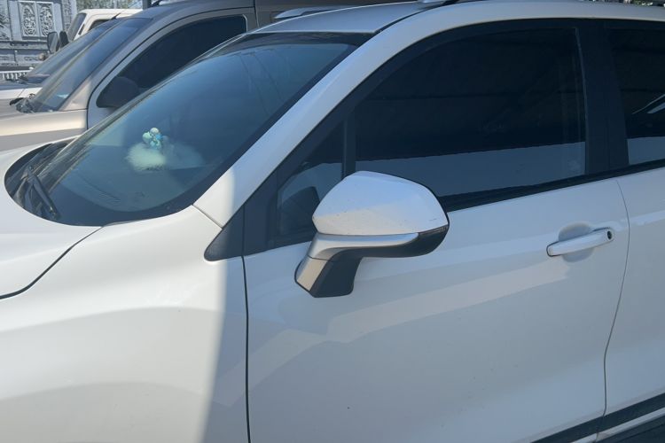Used CHANGAN CS15 2019 1.5L Manual Entry-Level Version China VI Standard Exterior 6