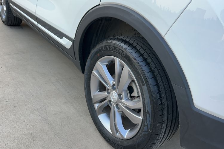 Used CHANGAN CS15 2019 1.5L Manual Entry-Level Version China VI Standard Exterior 8