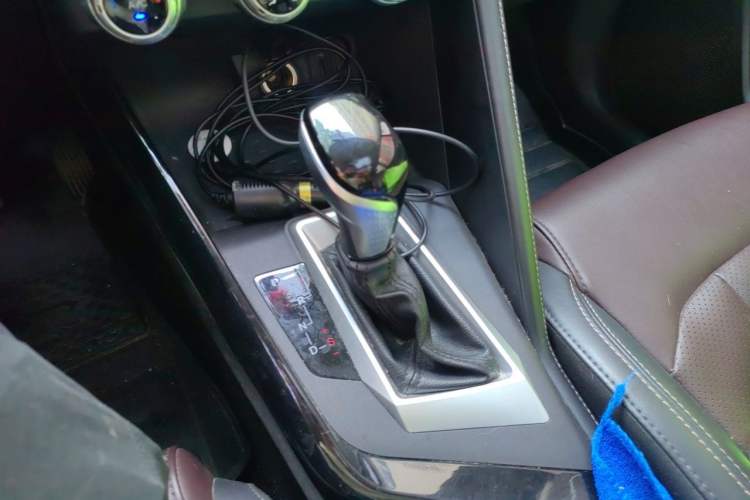 Used CHANGAN CS15 2019 1.5L Automatic Enjoyment Model China VI Standard Gear Lever