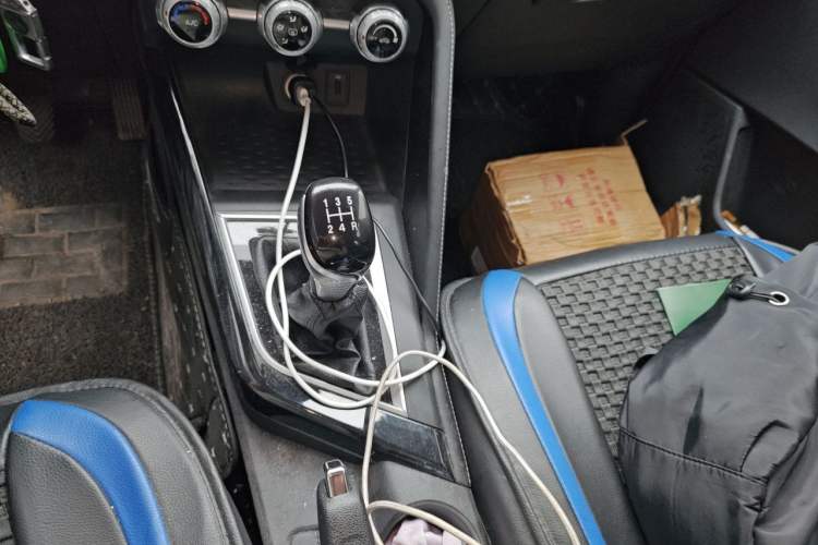 Used CHANGAN CS15 2019 1.5L Manual Comfort Model China VI Standard Gear Lever