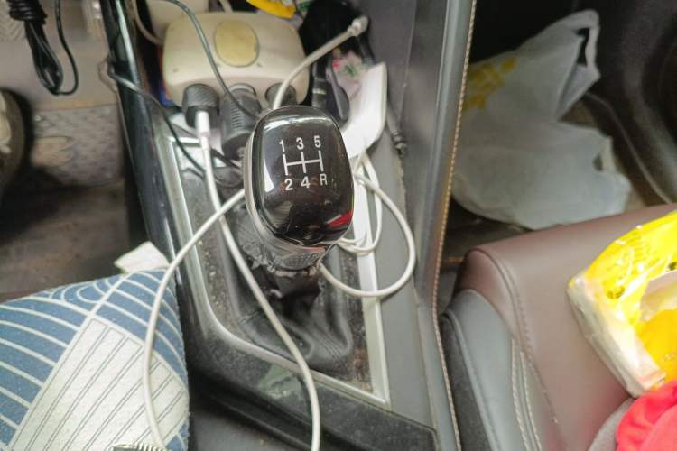 Used CHANGAN CS15 2019 1.5L Manual Entry-Level Version China VI Standard Gear Lever