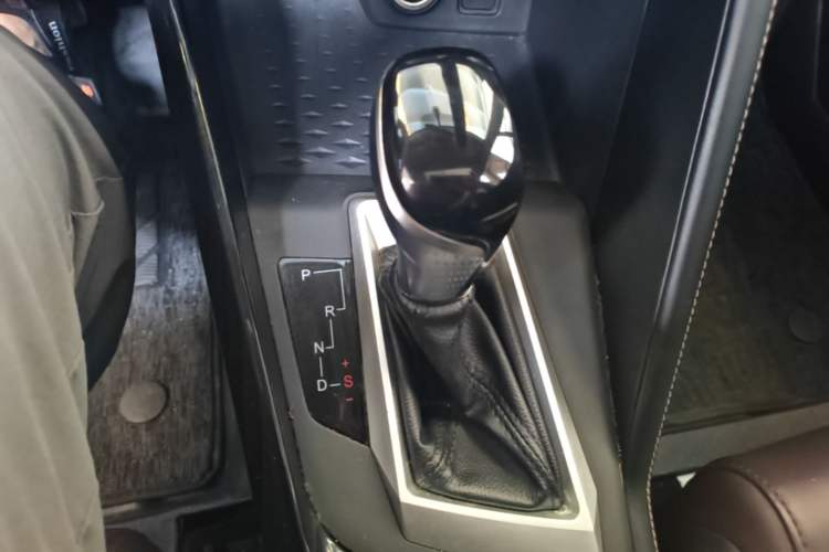 Used CHANGAN CS15 2019 1.5L Automatic Entry Model China V Standard Gear Lever