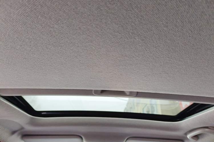 Used CHANGAN CS15 2019 1.5L Automatic Entry Model China VI Standard Headliner