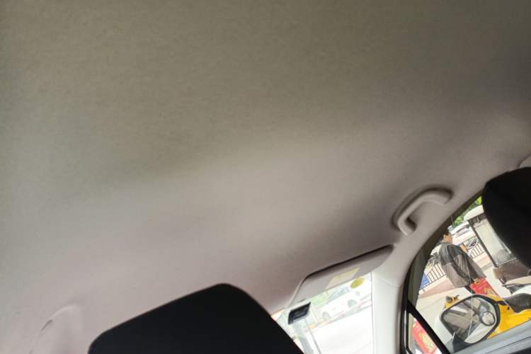 Used CHANGAN CS15 2019 1.5L Manual Entry-Level Version China VI Standard Headliner