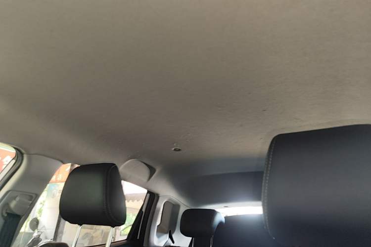 Used CHANGAN CS15 2019 1.5L Manual Entry-Level Version China VI Standard Headliner
