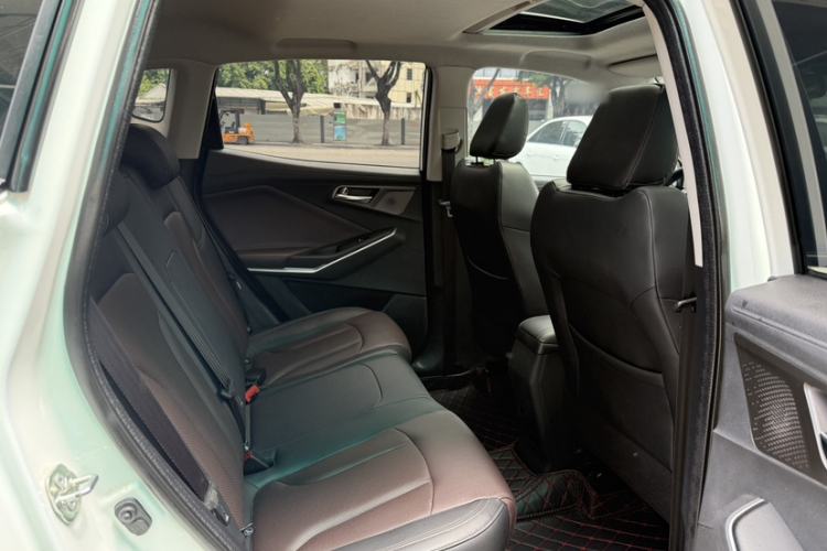 Used CHANGAN CS15 2019 1.5L Automatic Entry Model China VI Standard Interior 1