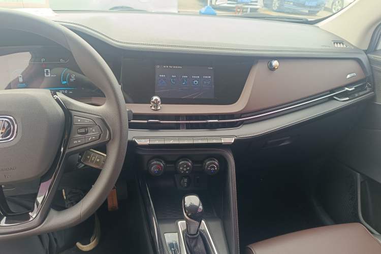 Used CHANGAN CS15 2019 1.5L Automatic Entry Model China V Standard Interior 2