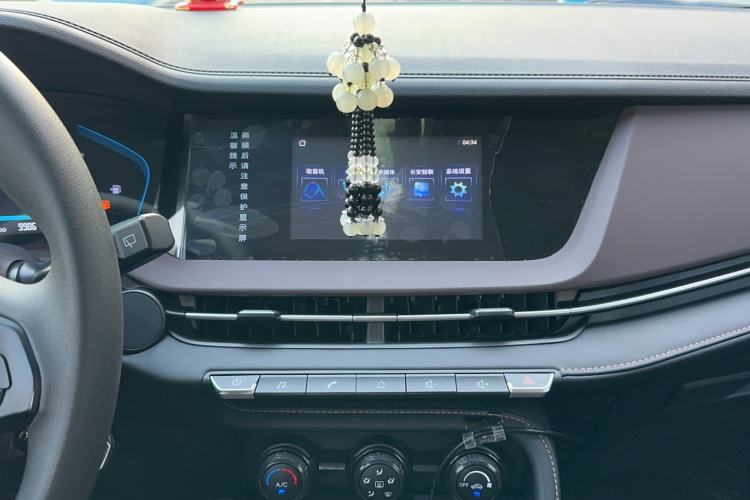 Used CHANGAN CS15 2019 1.5L Manual Entry-Level Version China VI Standard Interior 2