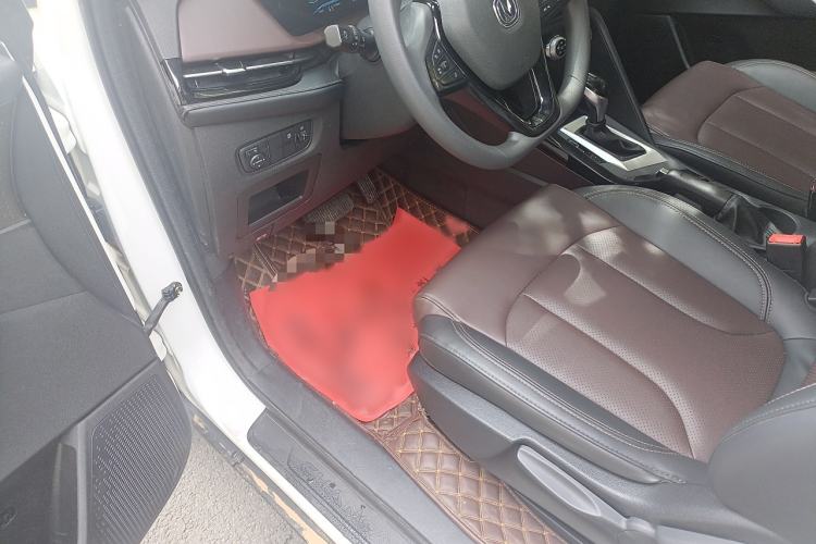 Used CHANGAN CS15 2019 1.5L Automatic Entry Model China V Standard Interior 2