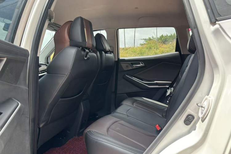 Used CHANGAN CS15 2019 1.5L Manual Entry-Level Version China V Standard Interior 3