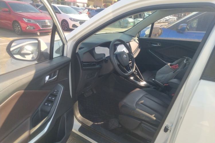 Used CHANGAN CS15 2019 1.5L Automatic Entry Model China VI Standard Interior 3