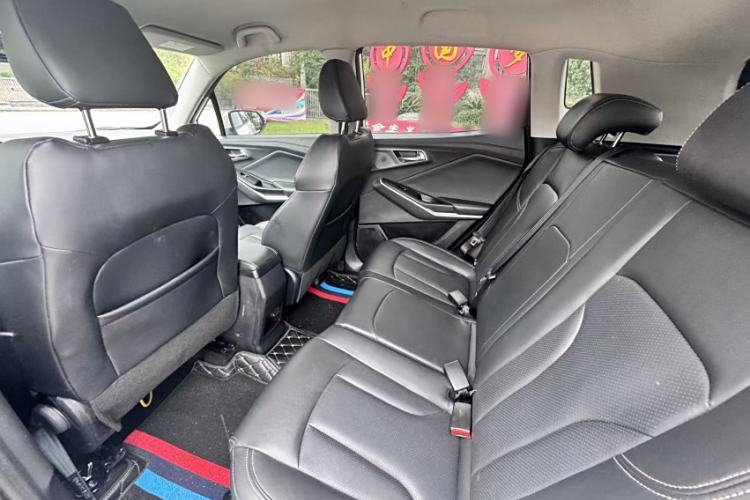 Used CHANGAN CS15 2019 1.5L Manual Comfort Model China VI Standard Interior 3