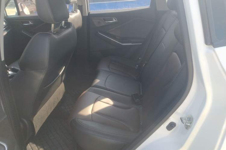 Used CHANGAN CS15 2019 1.5L Automatic Entry Model China VI Standard Interior 4