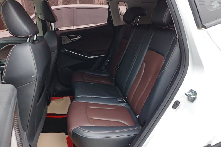 Used CHANGAN CS15 2019 1.5L Automatic Entry Model China VI Standard Interior 4